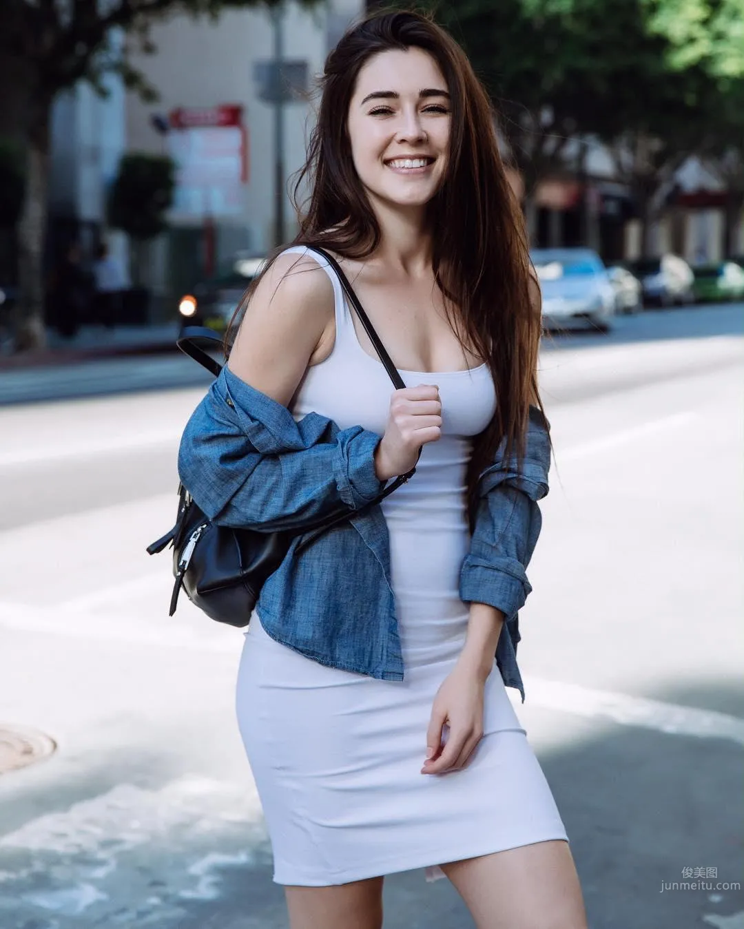 Audrey Bradford, The Fast-Rising Dark-Haired Beauty photo 9