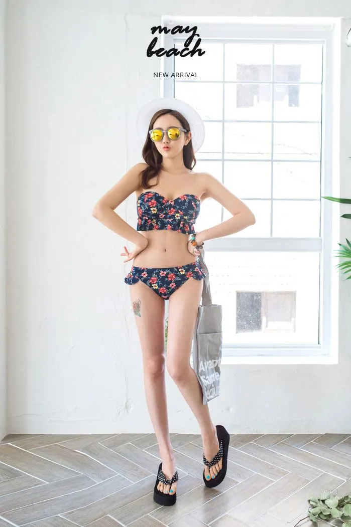 Lee Yeon Jeong - 2017 MayBeach Bikini Series One photo 44