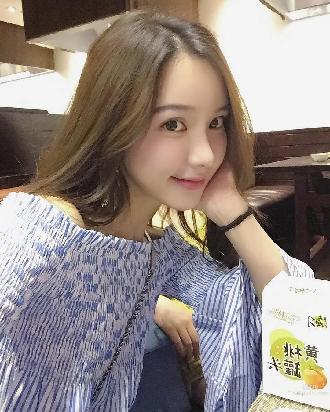 Fashionable Elegant Beauty ZY Danuan Warm Private Shoot Photos photo 27