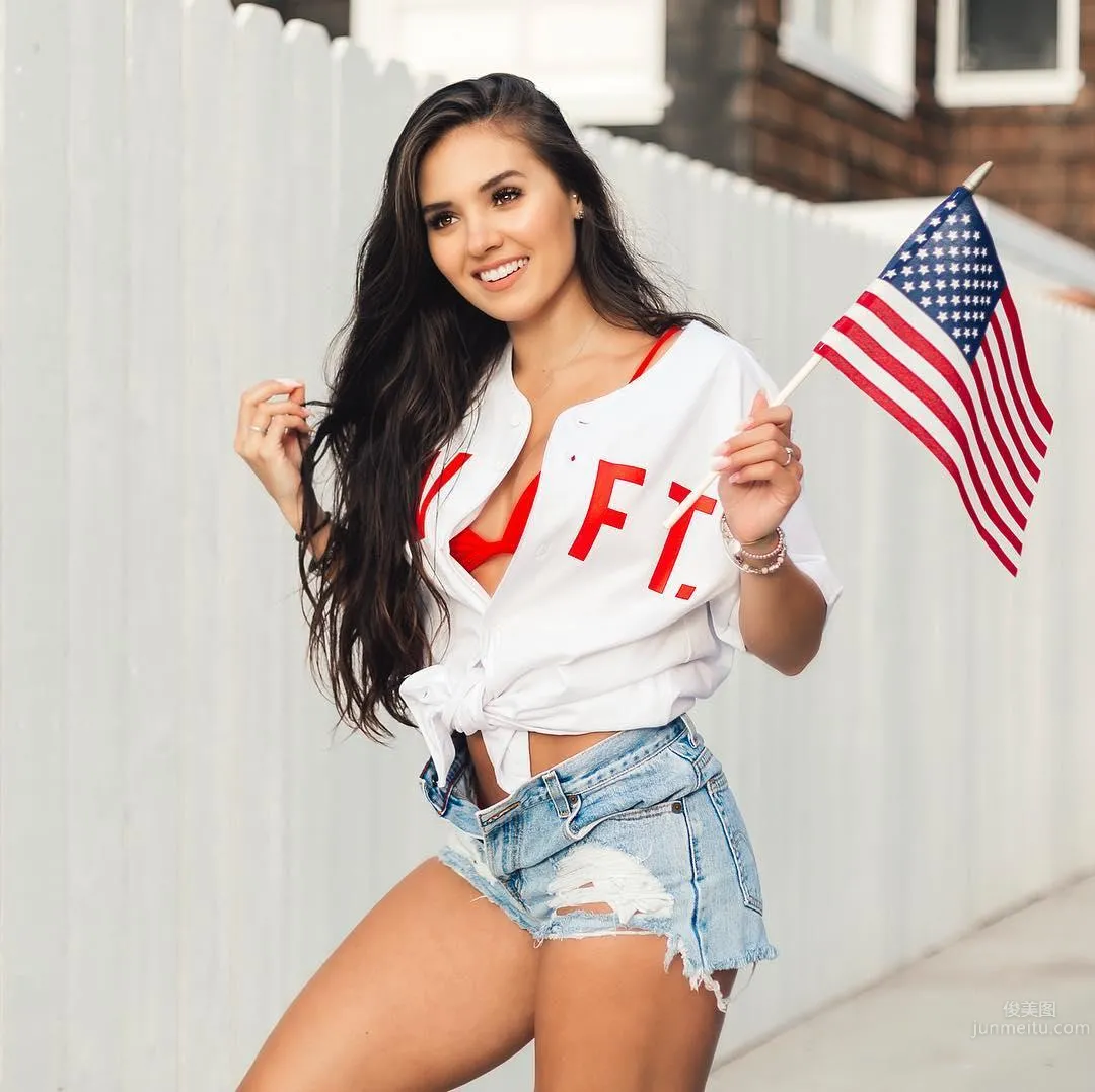 Ashley Flores: Photo Set 2025 photo 9