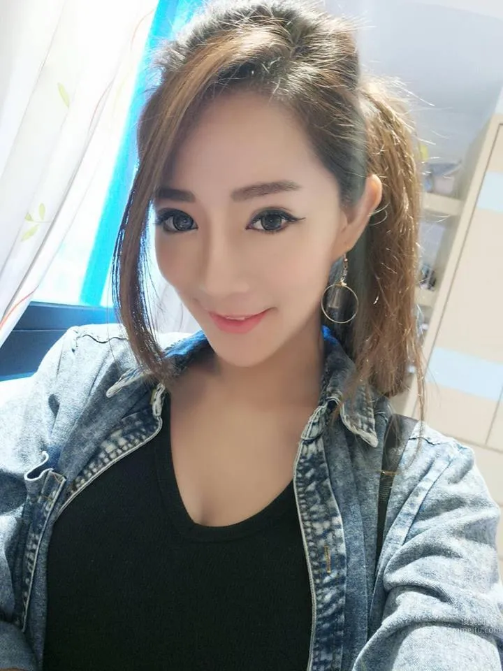 蘋果甜心APO Chou 電力十足的美腿車模 21