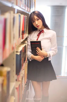 靈動美女張飛飛 純情唯美校服寫真