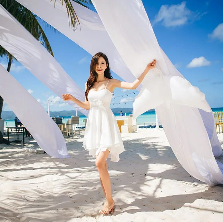 Son Yoon Joo, 2016 Beach Photo Series photo 16