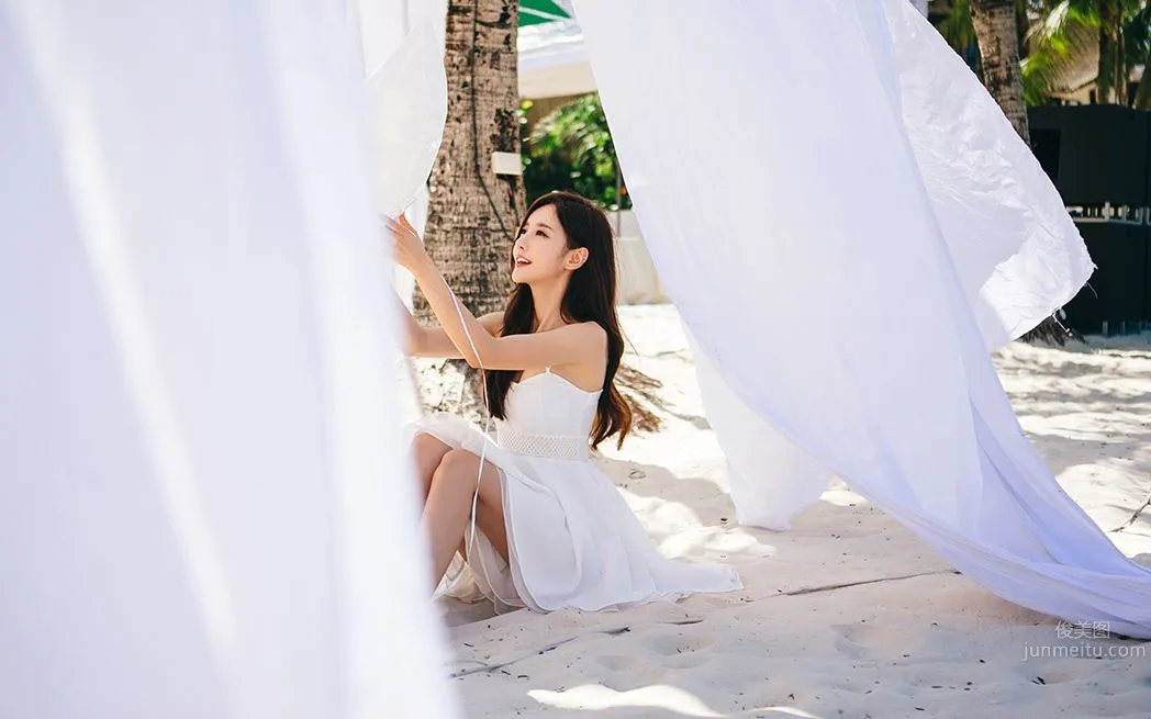 Son Yoon Joo, 2016 Beach Photo Series photo 9