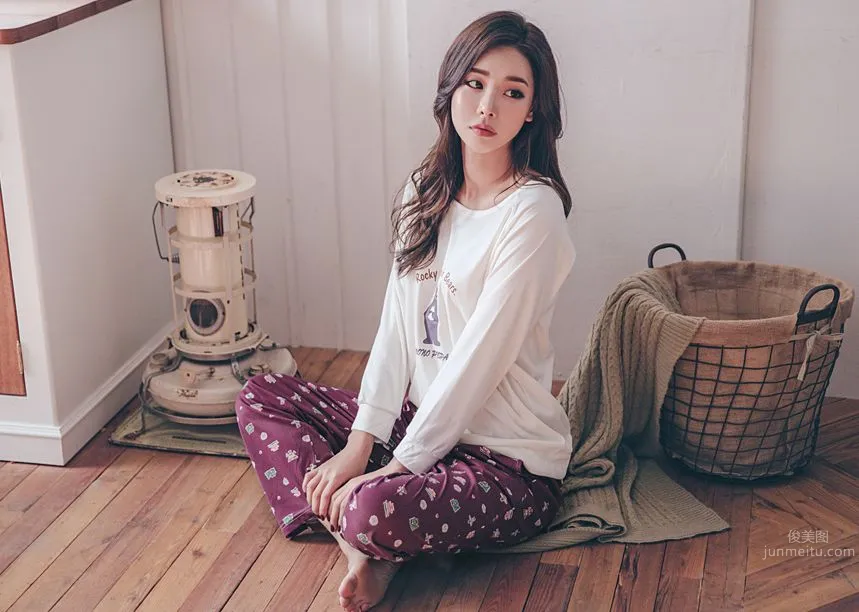 Korean Model Park Da Hyun Lologirl Pajama Series Three photo 131