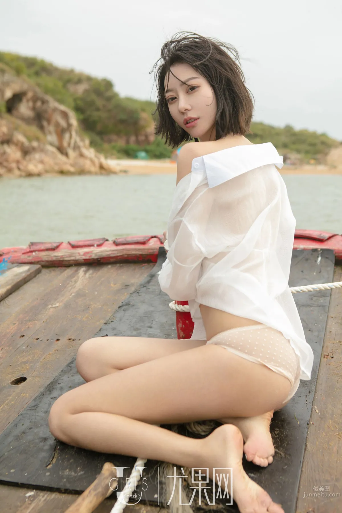 银剑女郎付艺轩 海边沙滩秀美腿_59
