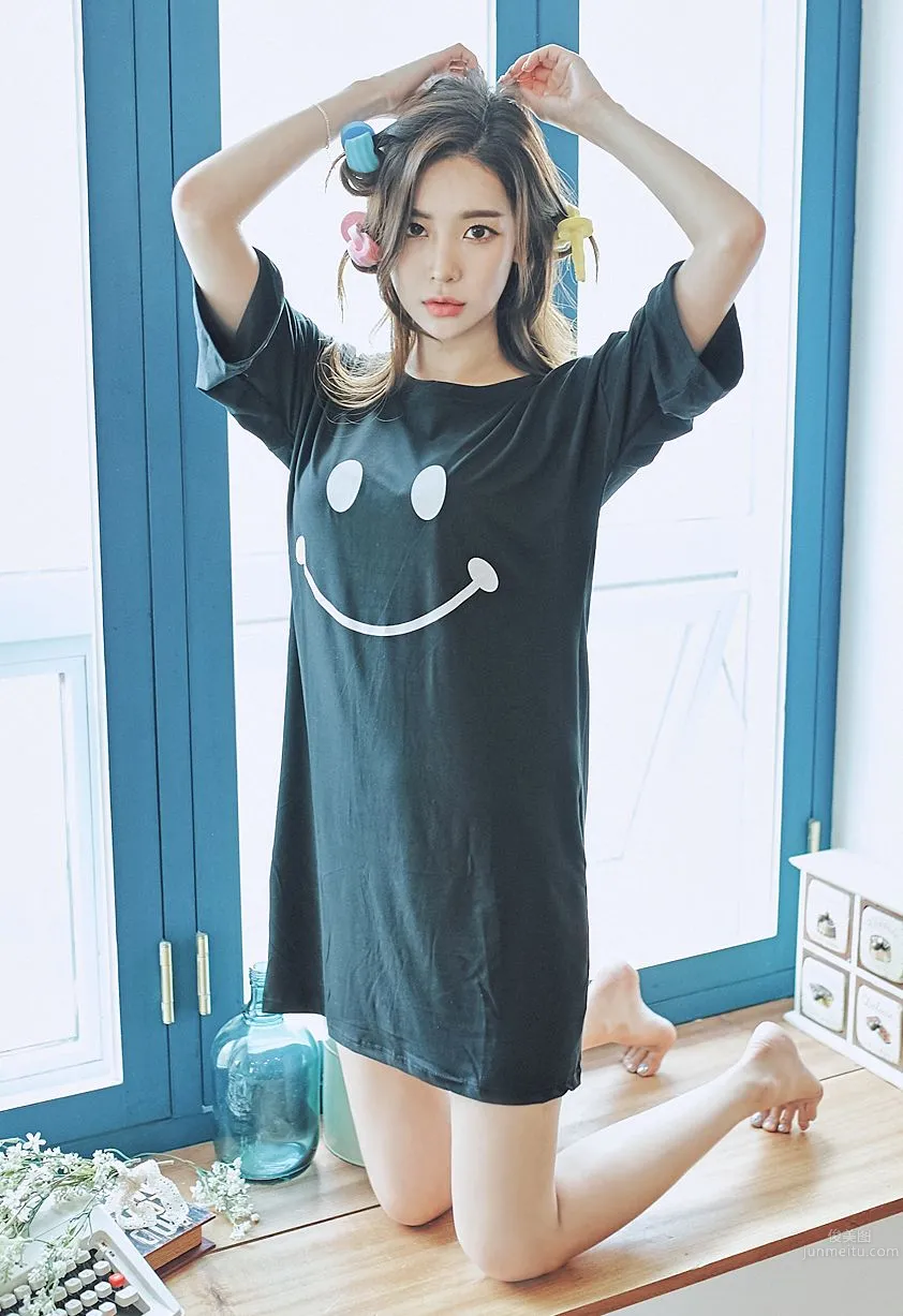 Korean Model Park Da Hyun Lologirl Pajama Series photo 25