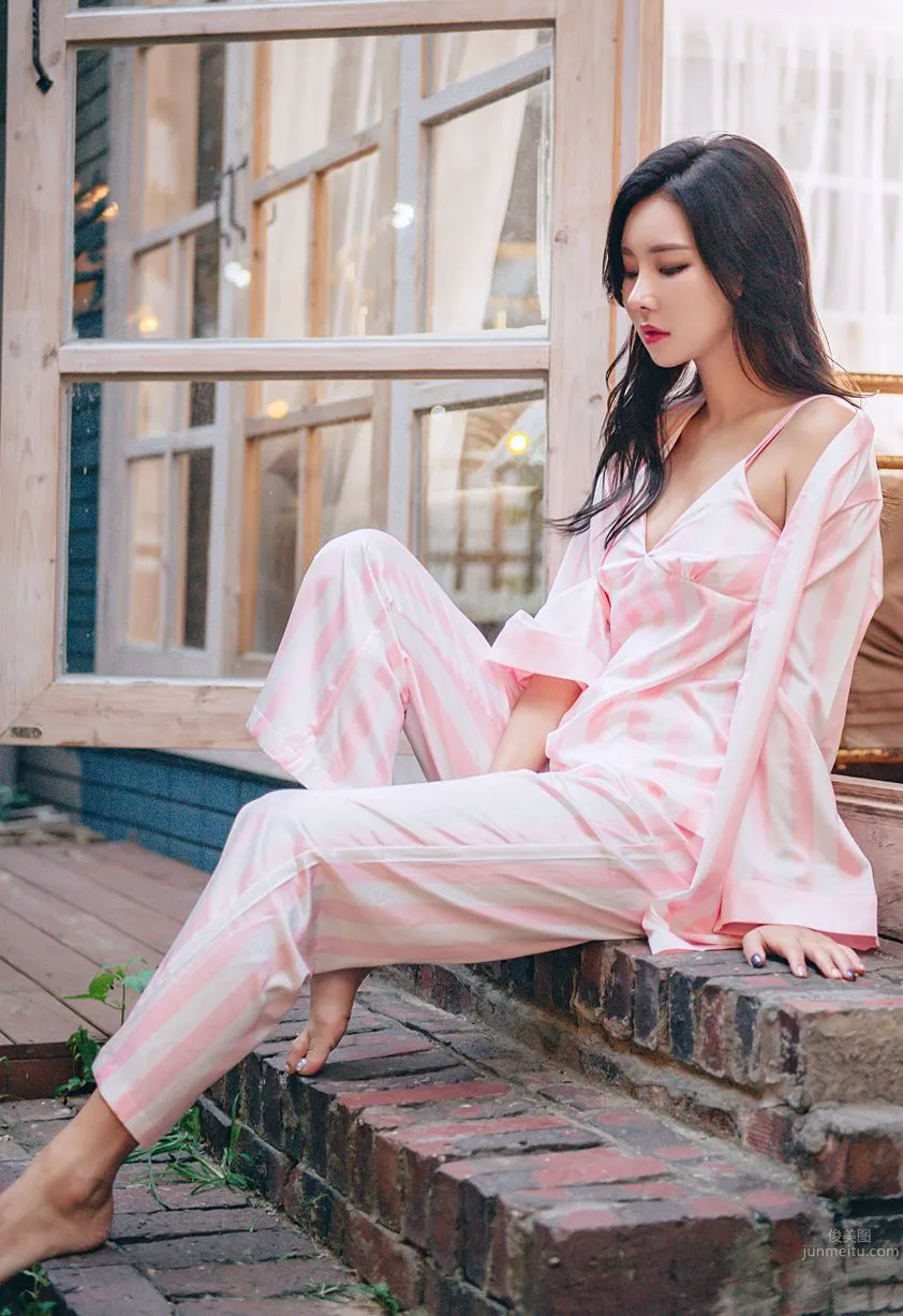 Korean Model Park Da Hyun Lologirl Pajama Series Three photo 124