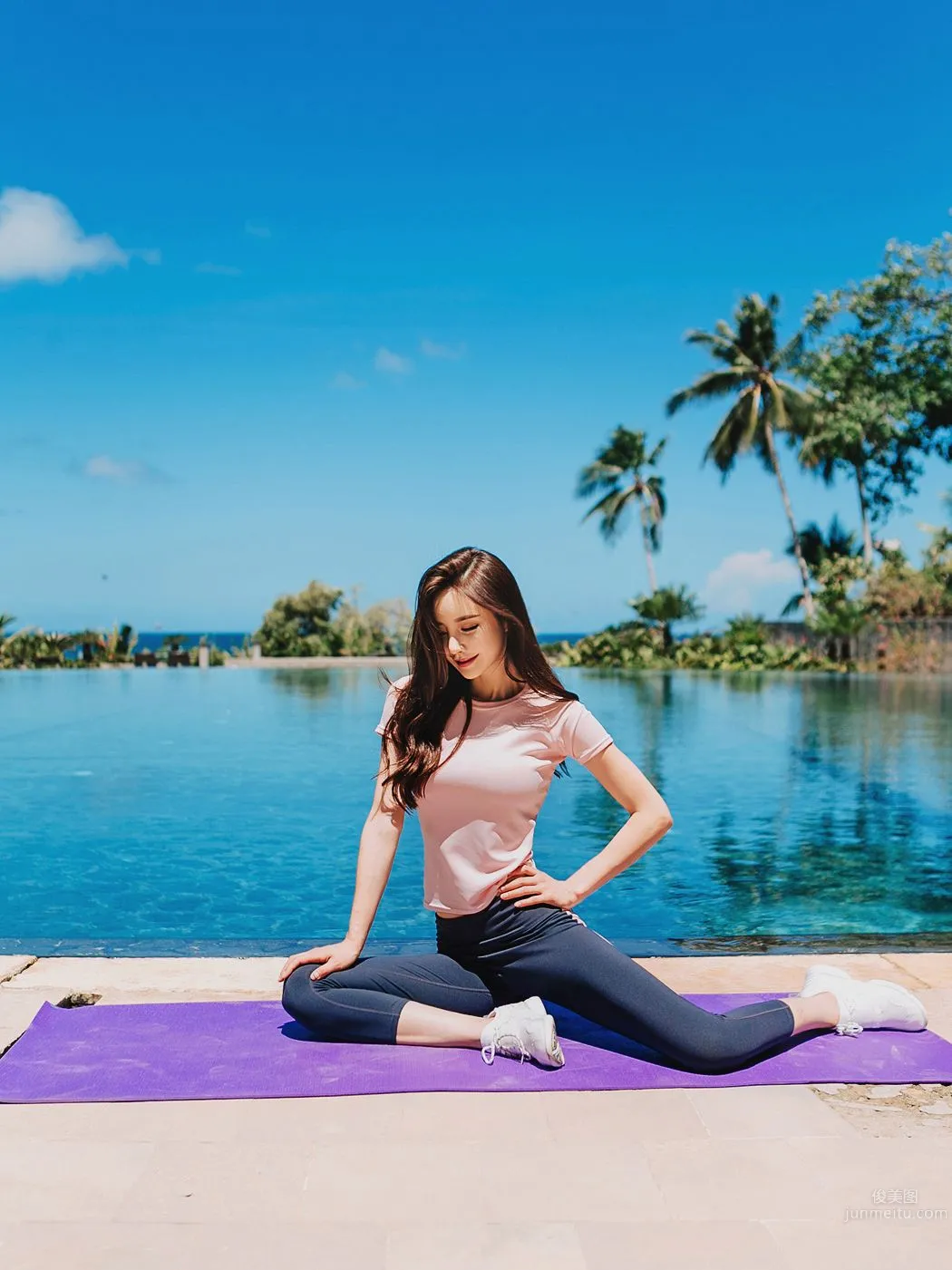 Son Yoon Joo, 2016 Beach Photo Series photo 73