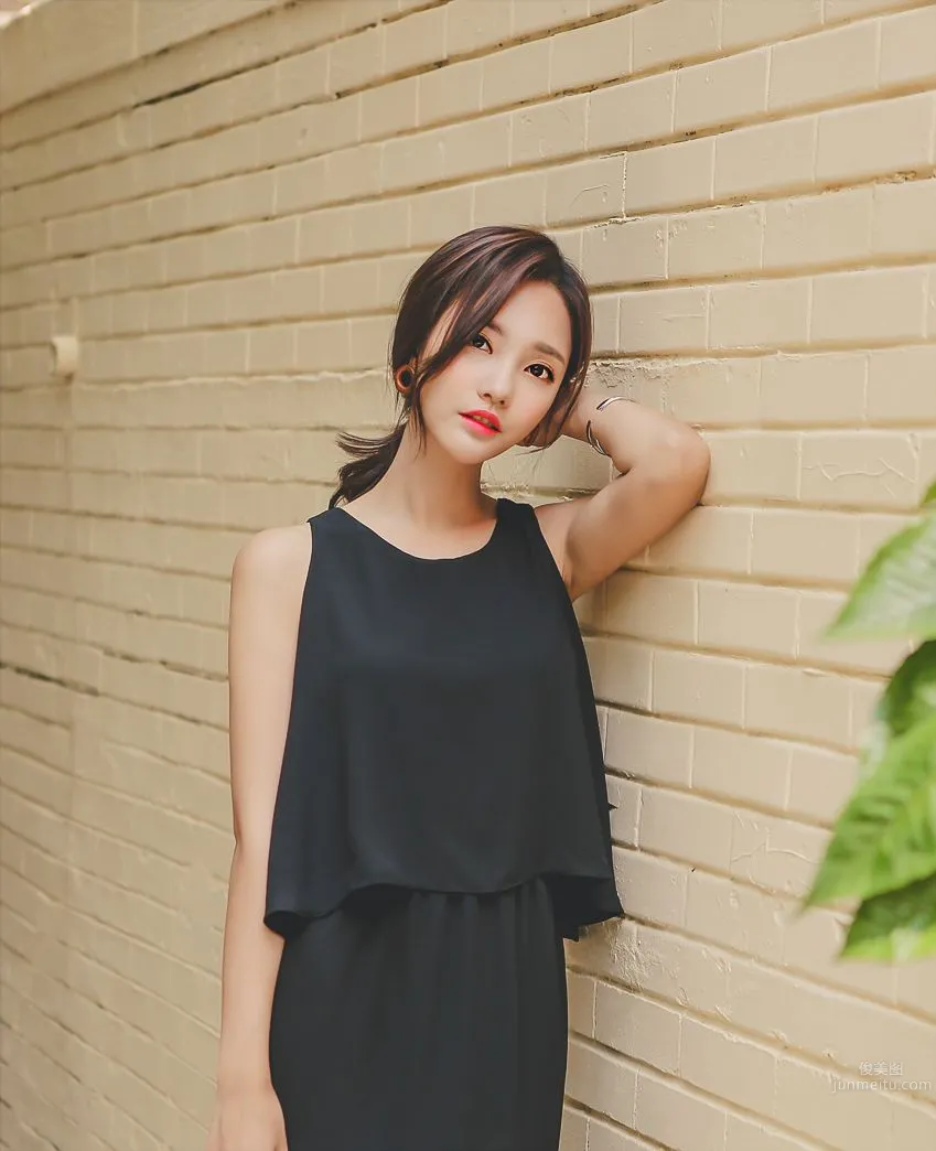 Korean Model Yeonjieun maybeach Casual Wear photo 34
