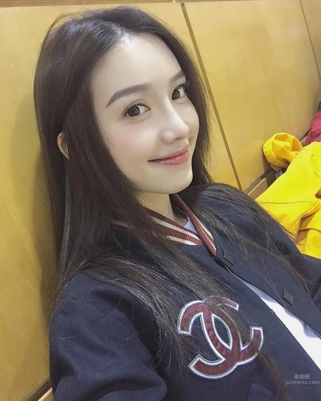 Fashionable Elegant Beauty ZY Danuan Warm Private Shoot Photos photo 18