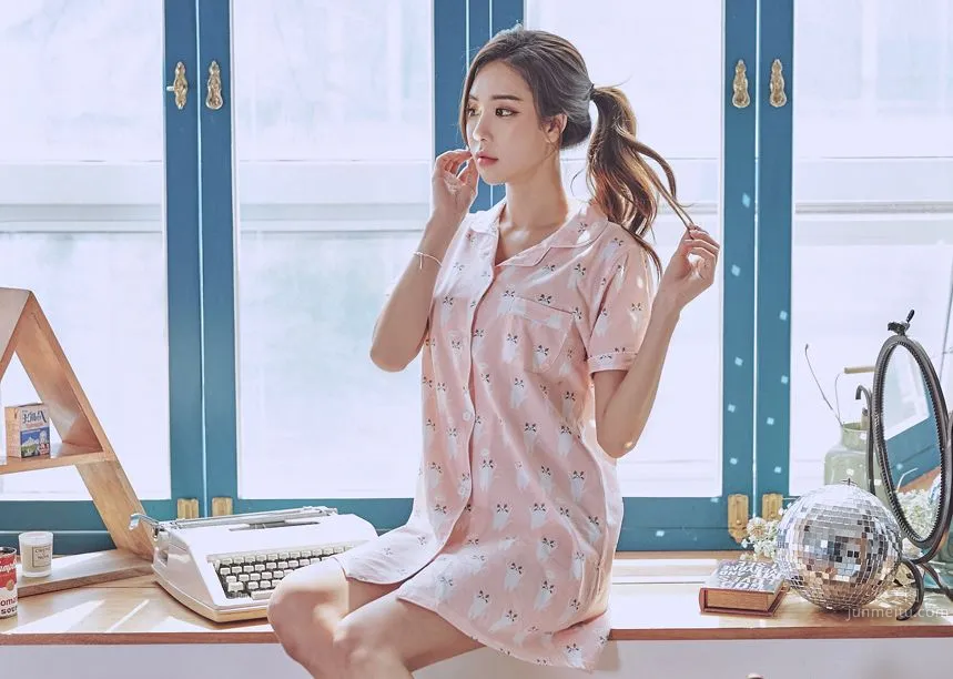 Korean Model Park Da Hyun Lologirl Pajama Series Three photo 128