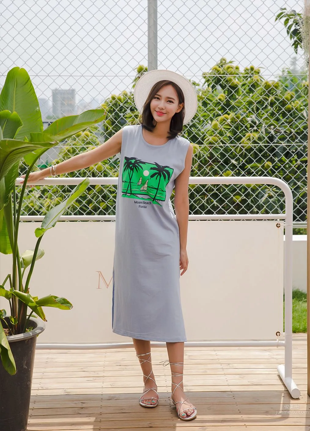 Korean Model Yeonjieun maybeach Casual Wear photo 16