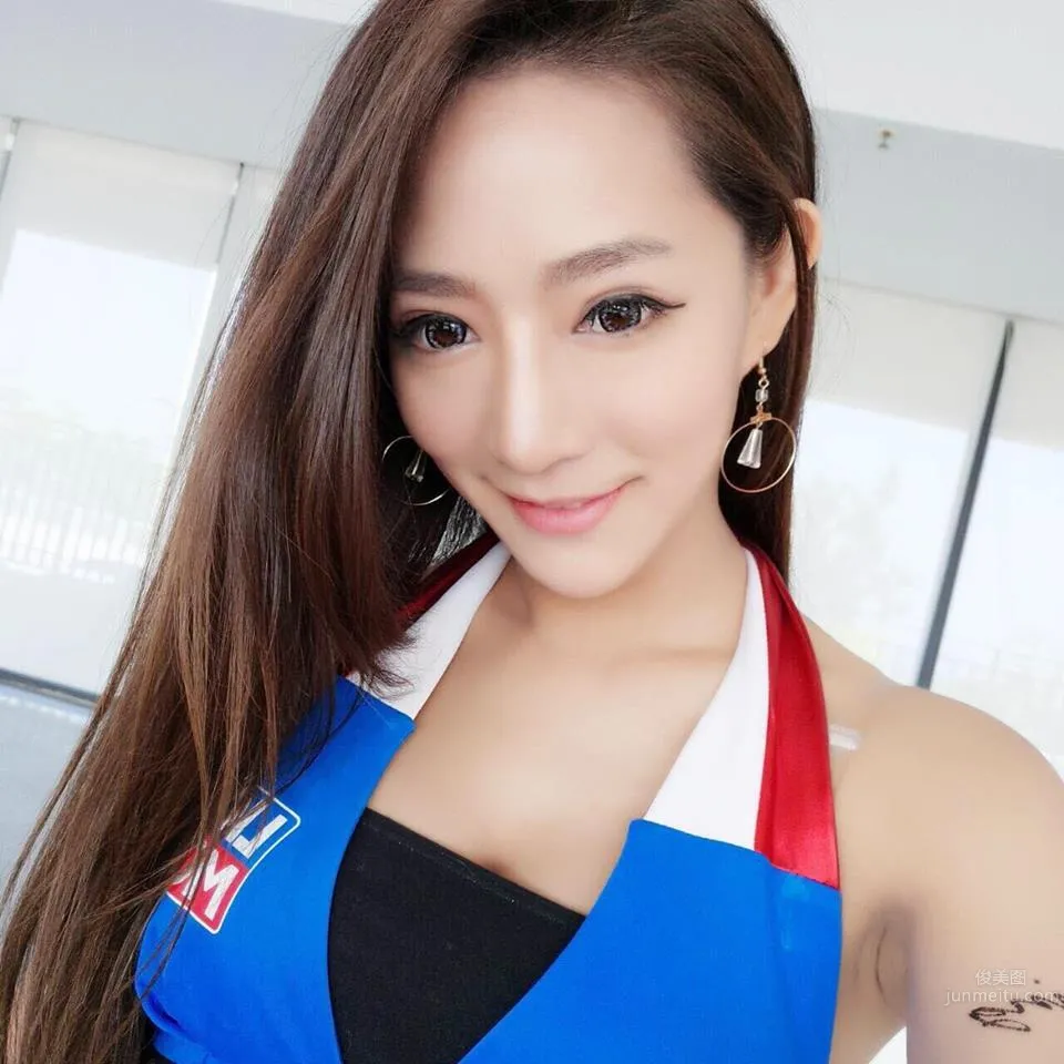 蘋果甜心APO Chou 電力十足的美腿車模 17