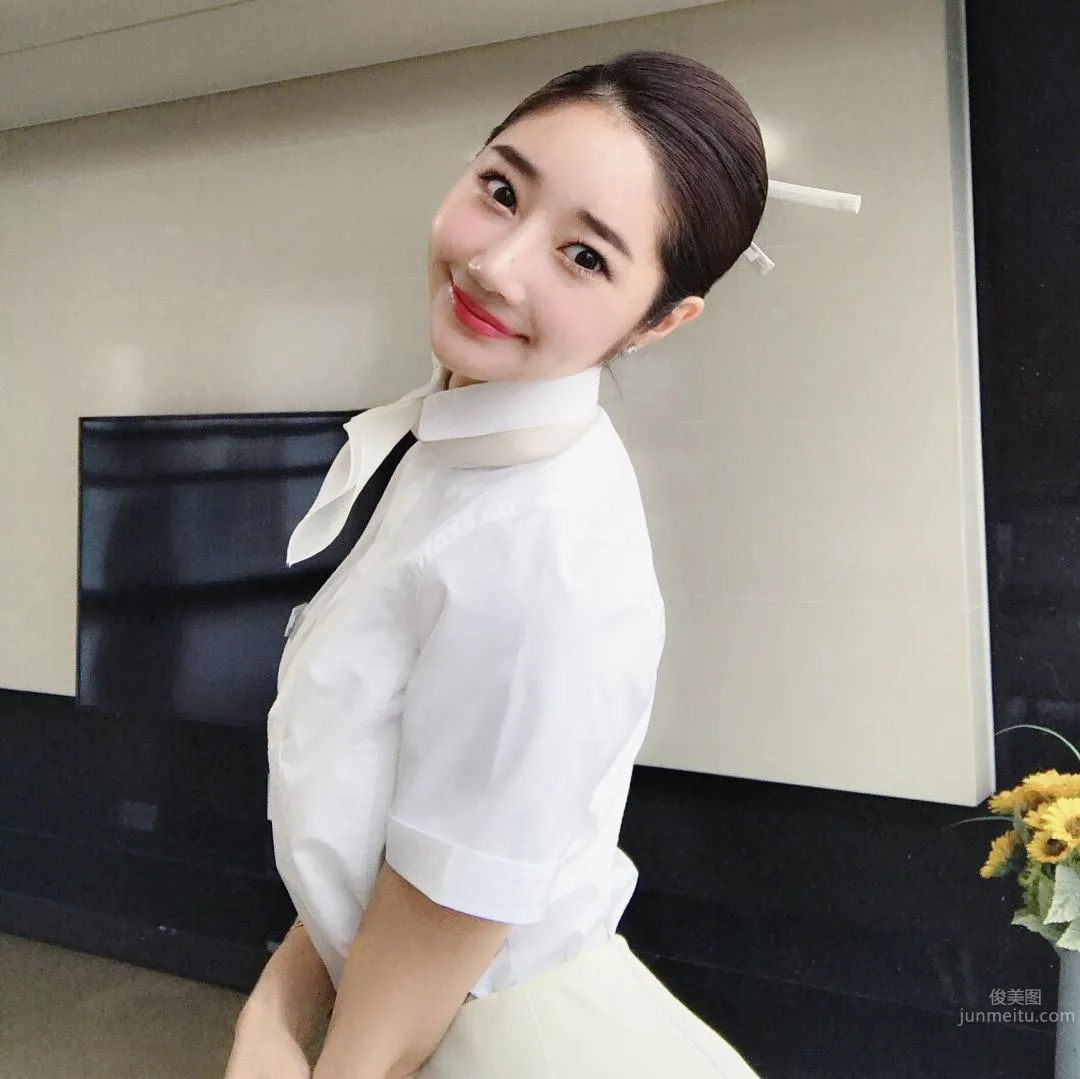 Beautiful Flight Attendant's "Super Killer Angle" Is Too Much to Handle! Great Figure Hidden No More photo 5
