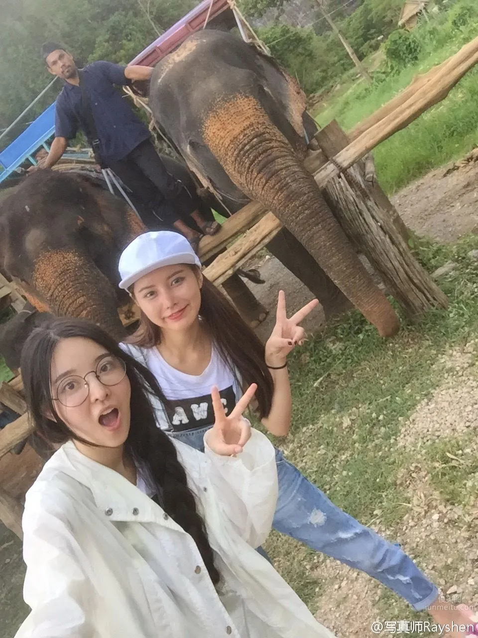 徐妍馨與陳大榕 印尼巴沙旅拍寫真 40