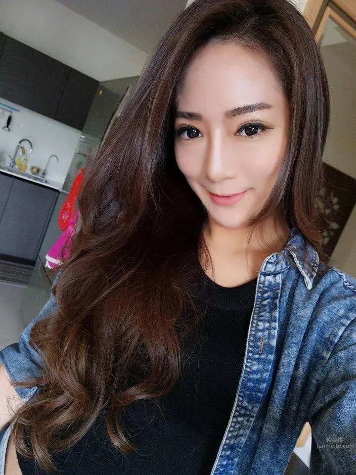 蘋果甜心APO Chou 電力十足的美腿車模 20