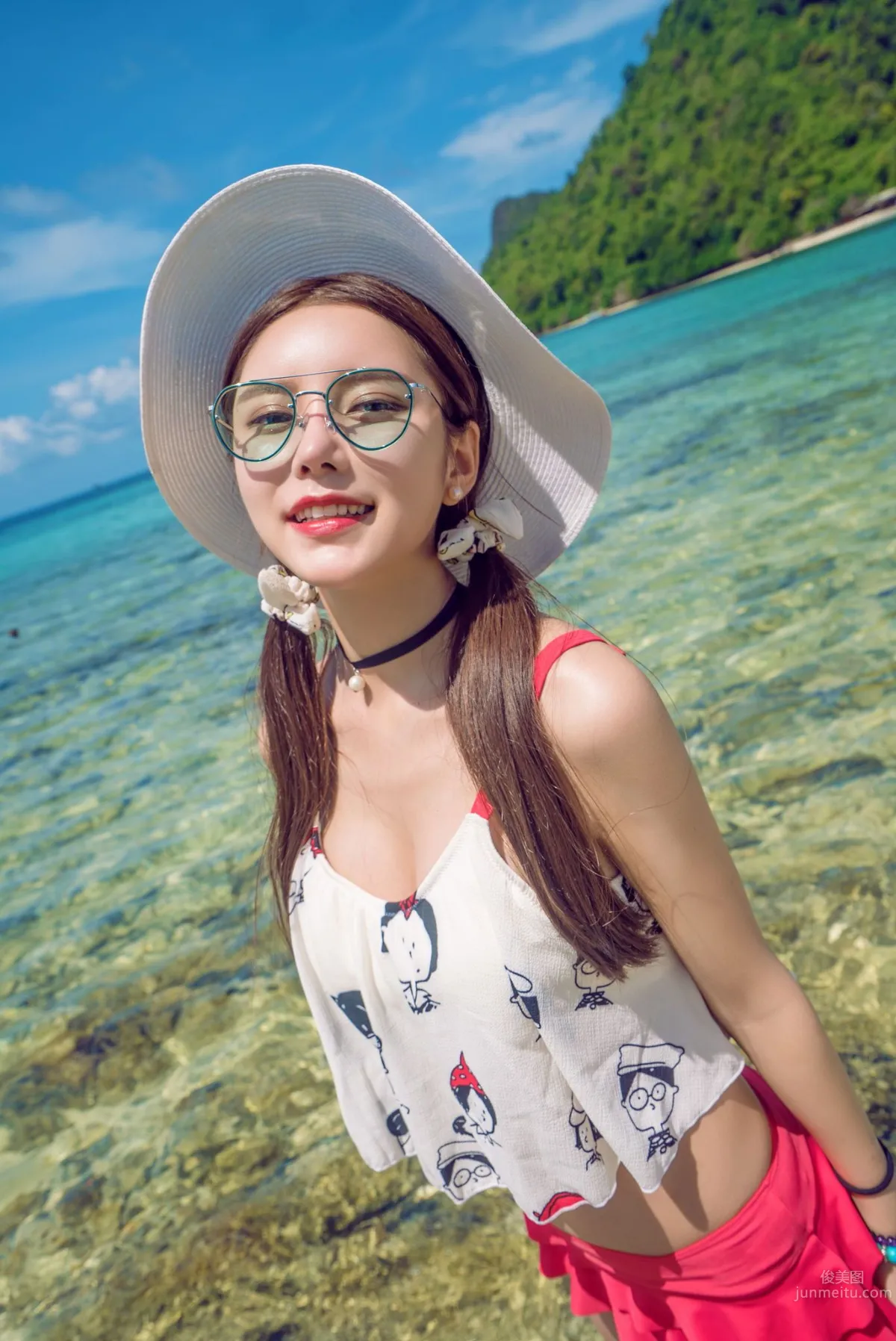 徐妍馨與陳大榕 印尼巴沙旅拍寫真 3