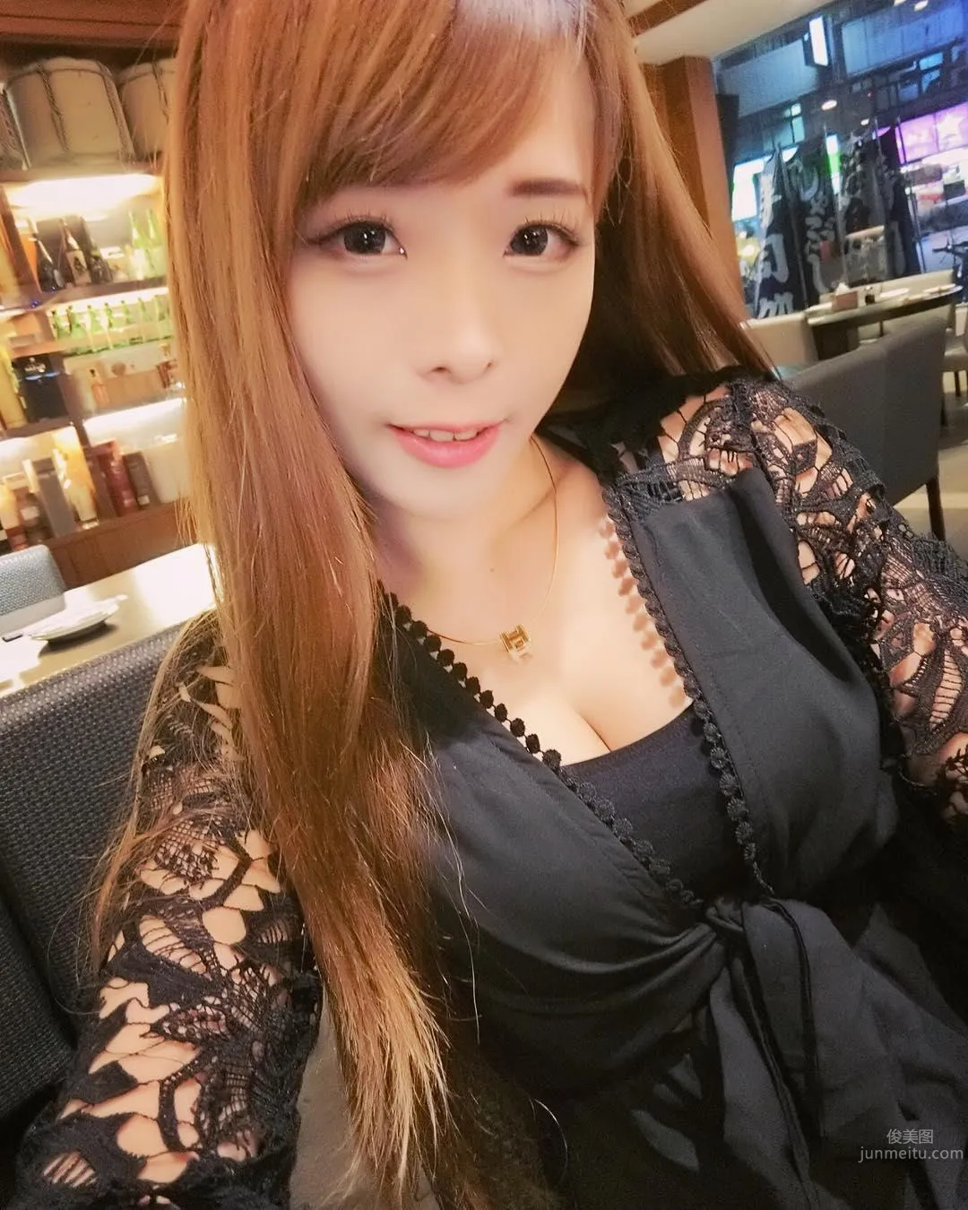 Zhang Xiaorou, Super Hot Online Shop Owner photo 25