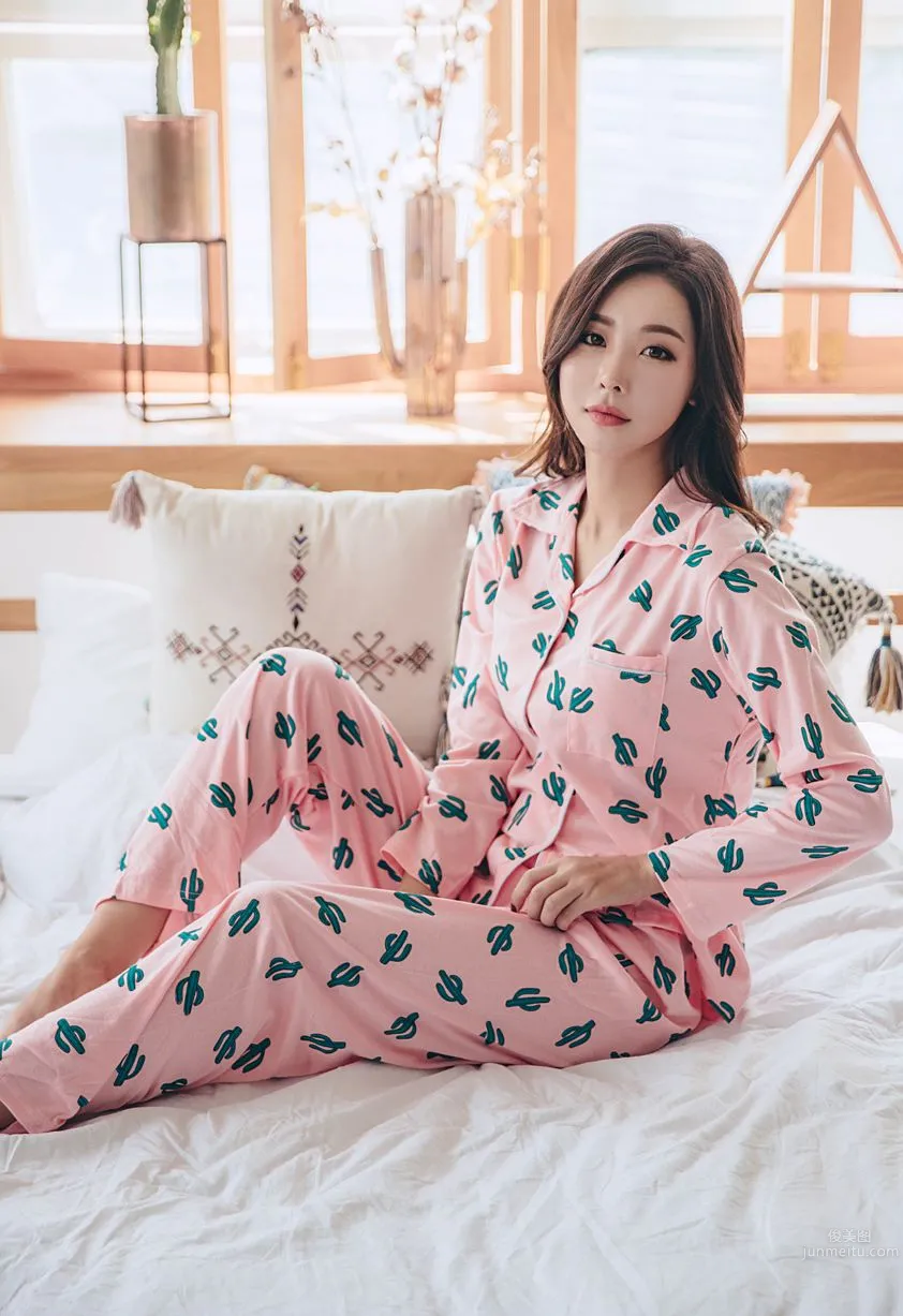 Korean Model Park Da Hyun Lologirl Pajama Series Three photo 112