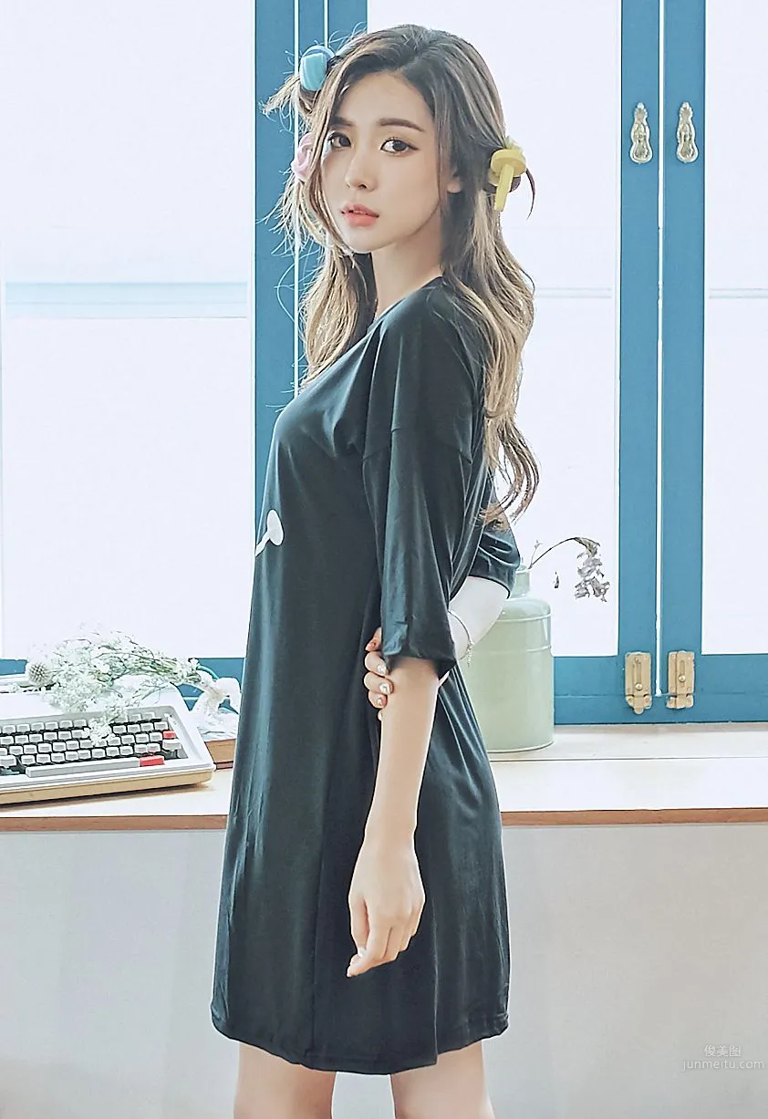 Korean Model Park Da Hyun Lologirl Pajama Series photo 22