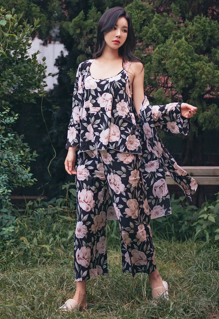 Korean Model Park Da Hyun Lologirl Pajama Series Three photo 38
