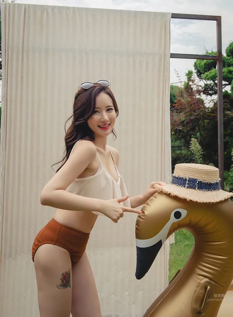 Lee Yeon Jeong, 2017 MayBeach Bikini Series Three photo 57