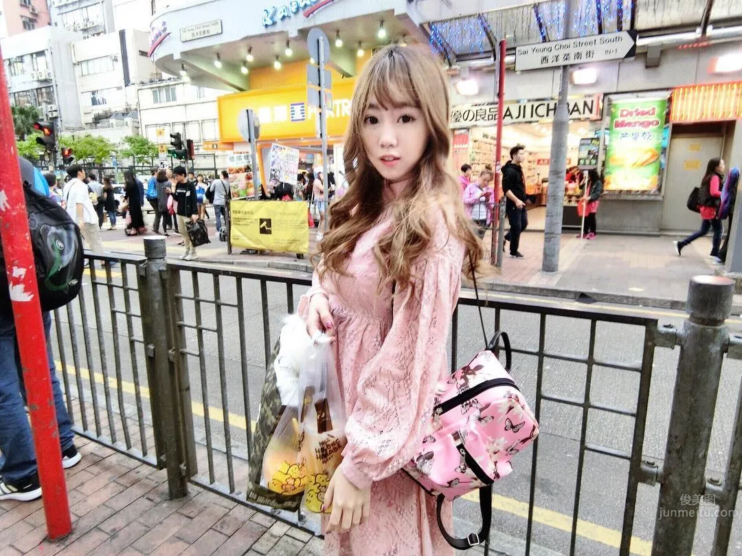The Little Pony in Finance Is Too Eye-Catching, Fair Skin and Beautiful Looks and Strong Career Ambition photo 29