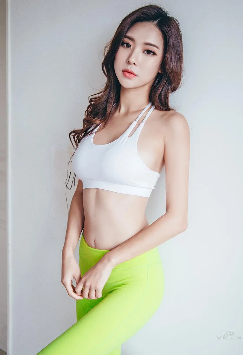 Korean Model Park Da Hyun Lologirl Sportswear Series One photo 30
