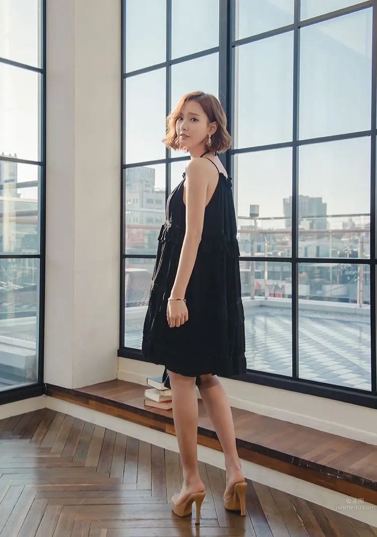 Korean Model Yeonjieun maybeach Casual Wear Series 4 photo 2