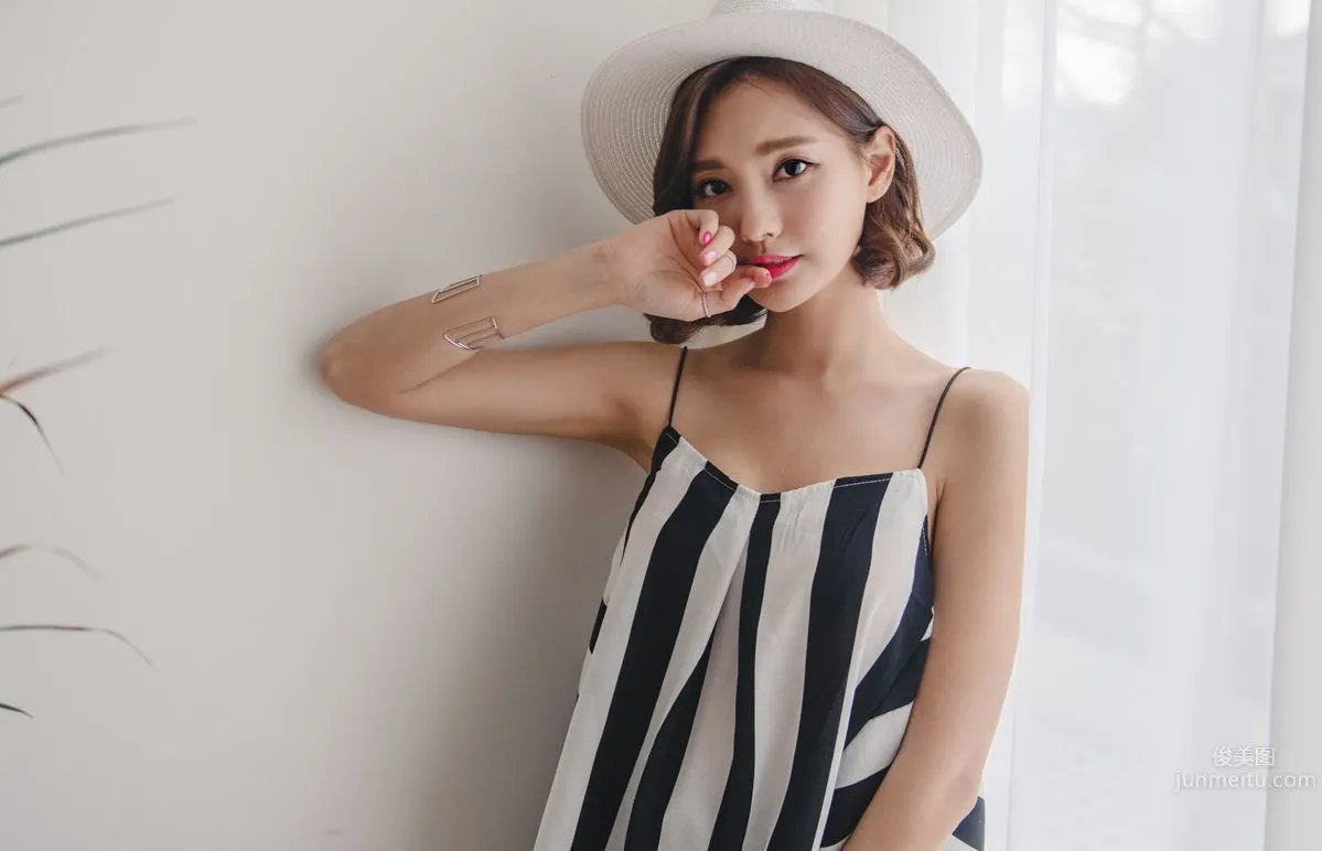 Korean Model Yeonjieun maybeach Casual Wear Series 3 photo 23
