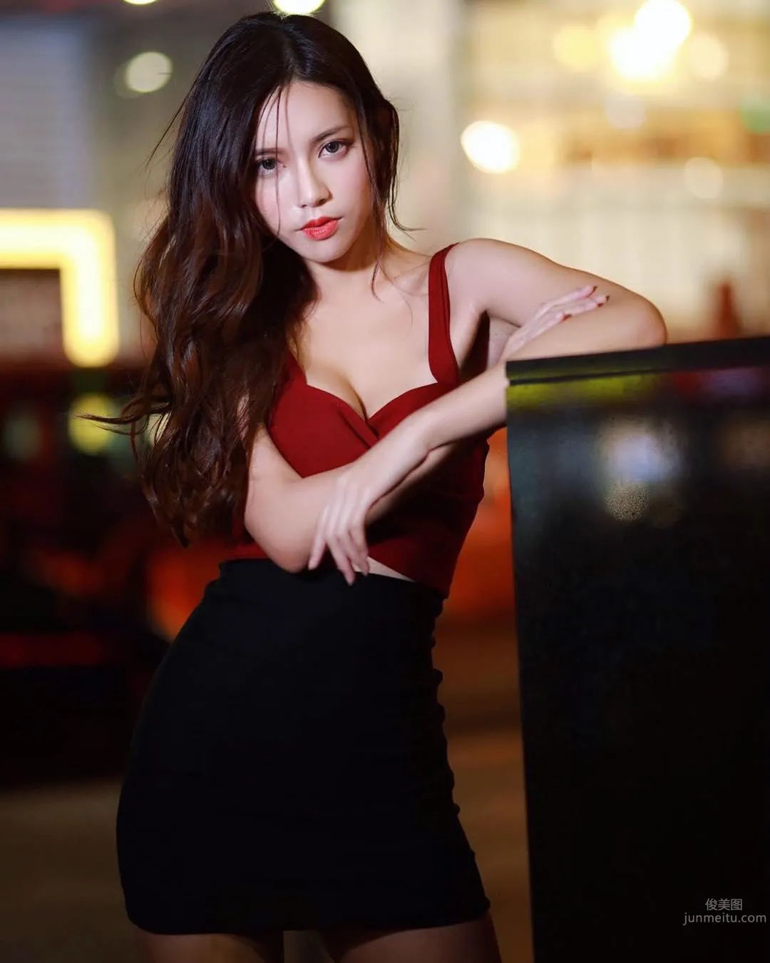 Dark-Faced Beauty Huang Shuting, Fair Beautiful Legs Extremely Dangerous photo 23