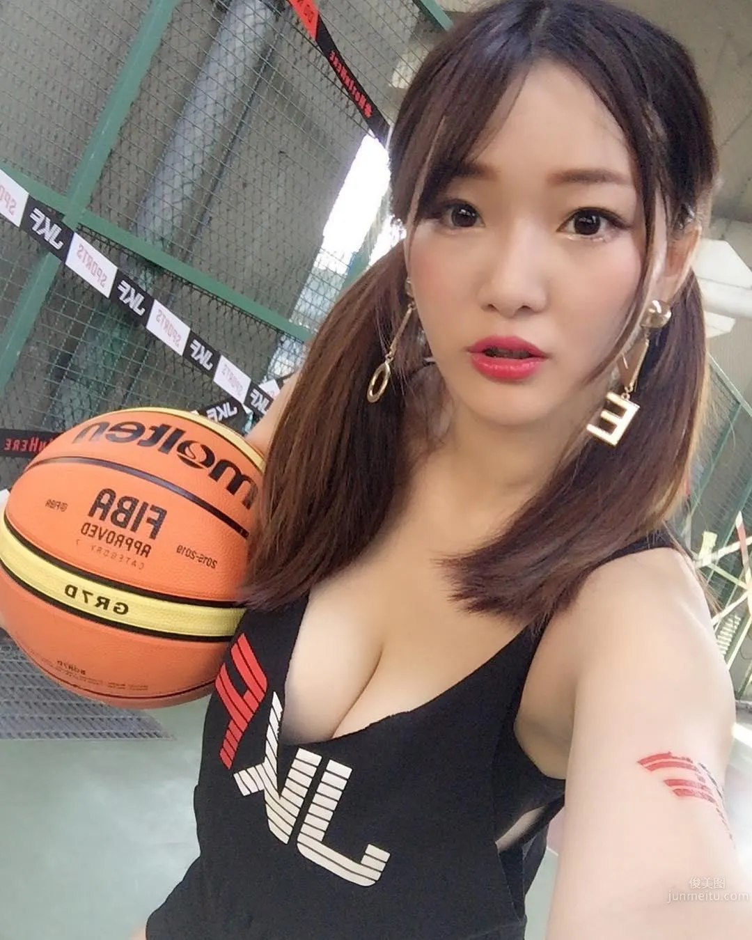 Shi Feiya, The Fierce Outdoor Shoot Sweetheart photo 21