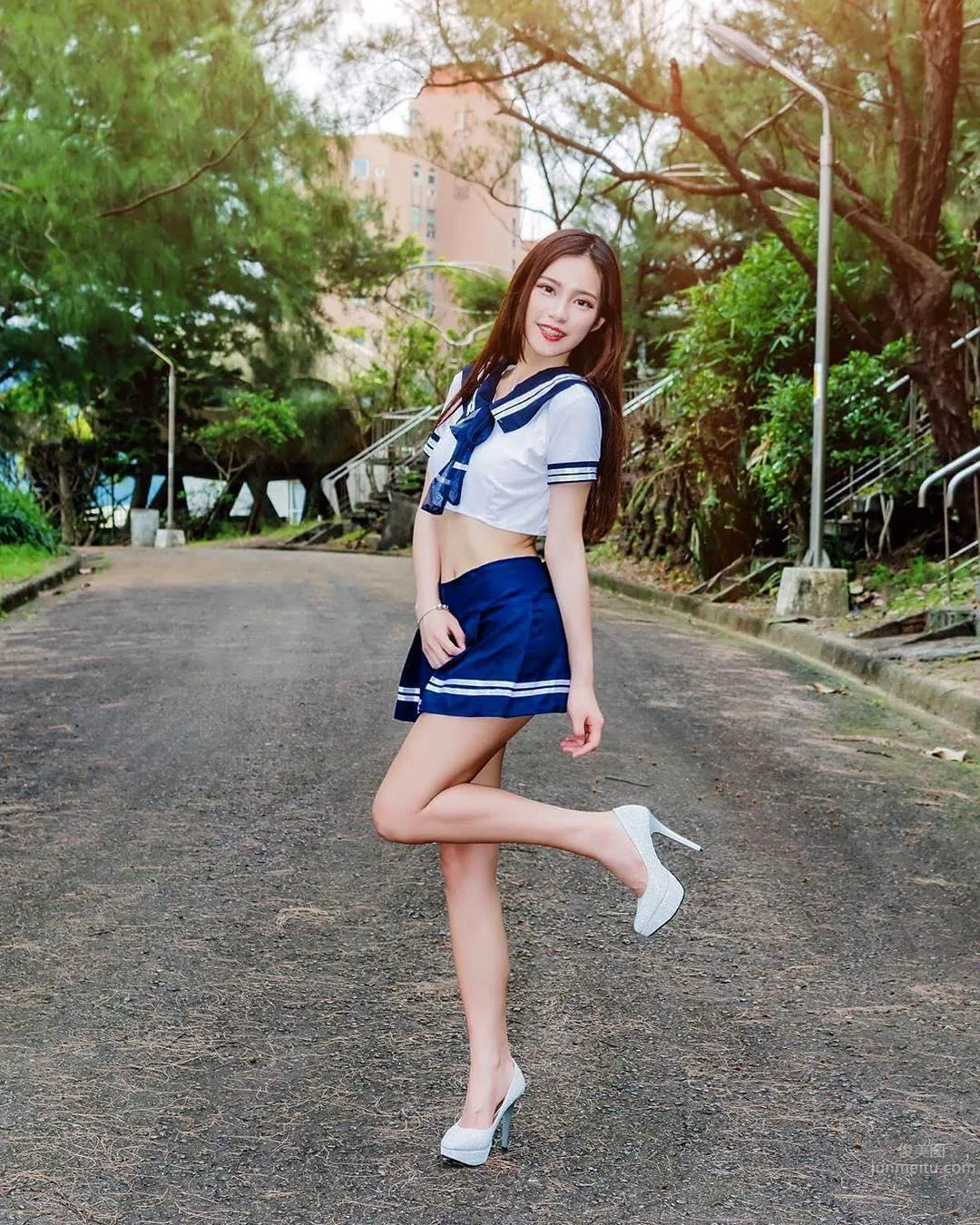 Dark-Faced Beauty Huang Shuting, Fair Beautiful Legs Extremely Dangerous photo 6