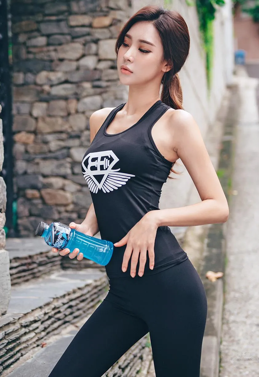 Korean Model Park Da Hyun Lologirl Sportswear Series One photo 6