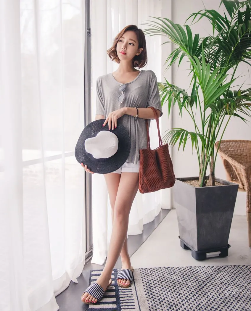 Korean Model Yeonjieun maybeach Casual Wear Series 4 photo 28