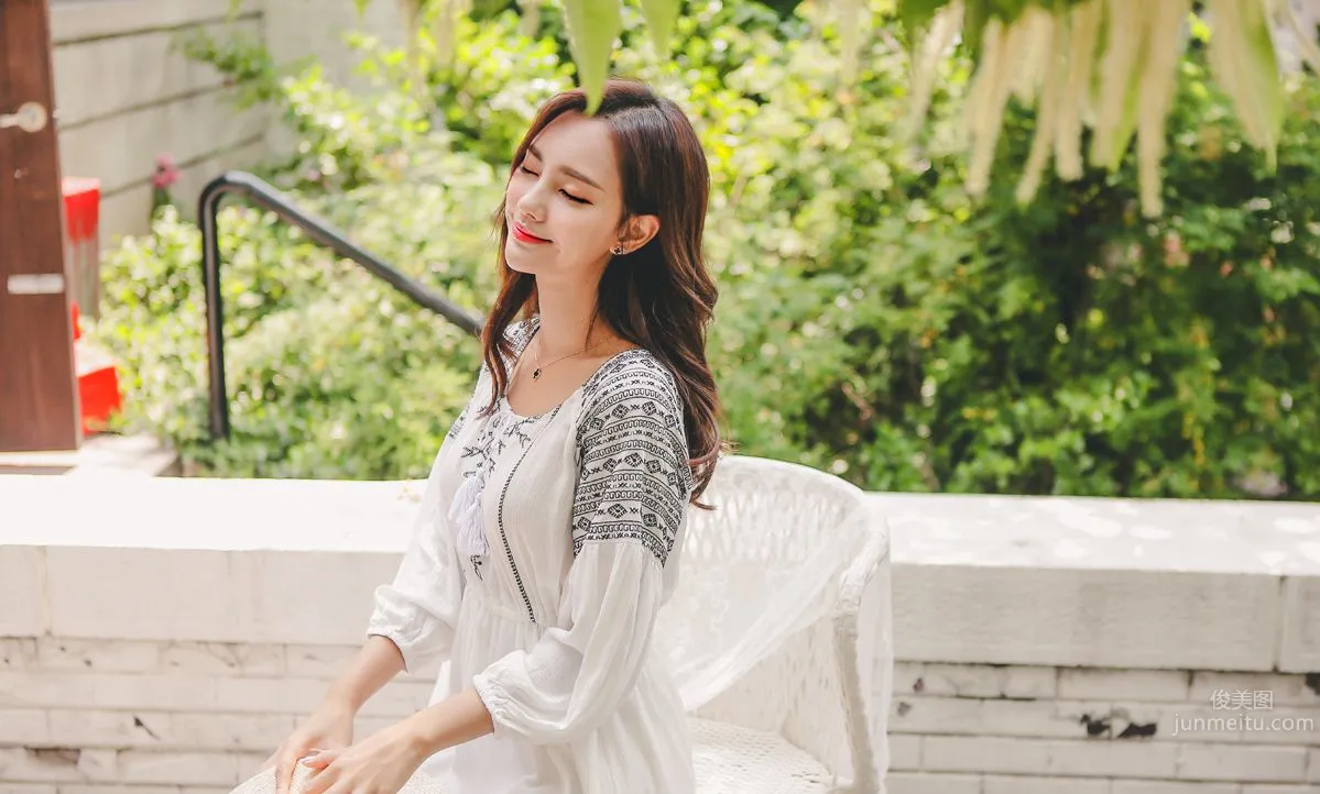Korean Model Yeonjieun maybeach Casual Wear Series 3 photo 12