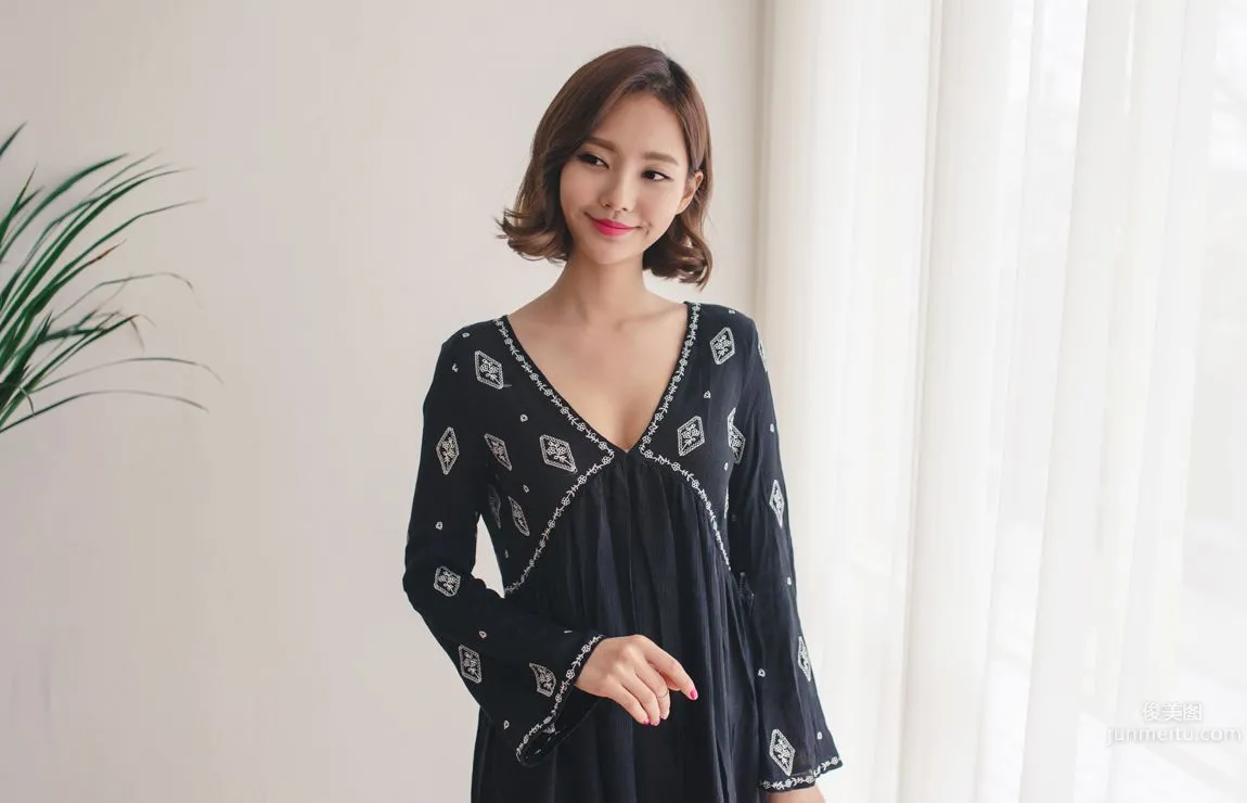 Korean Model Yeonjieun maybeach Casual Wear Series 3 photo 44