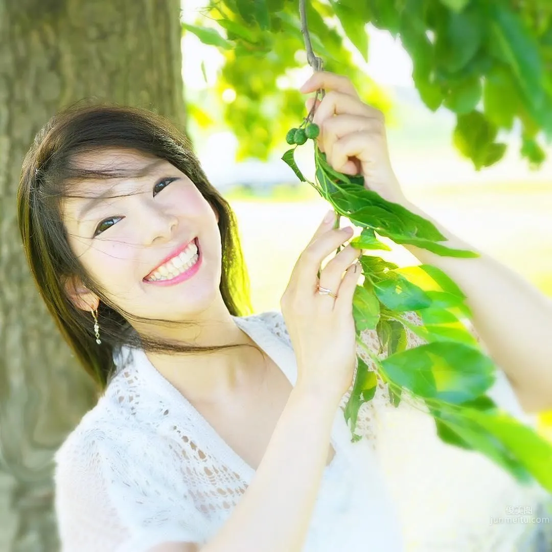 Climbs Mountains and Dives Seas! Sporty Beauty Riho Looks Amazing in Tight Bodysuit photo 10