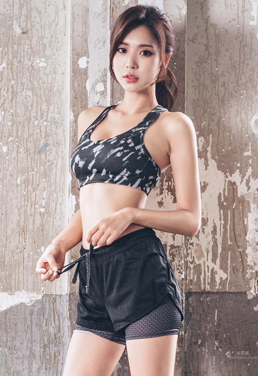 Korean Model Park Da Hyun Lologirl Sportswear Series One photo 50