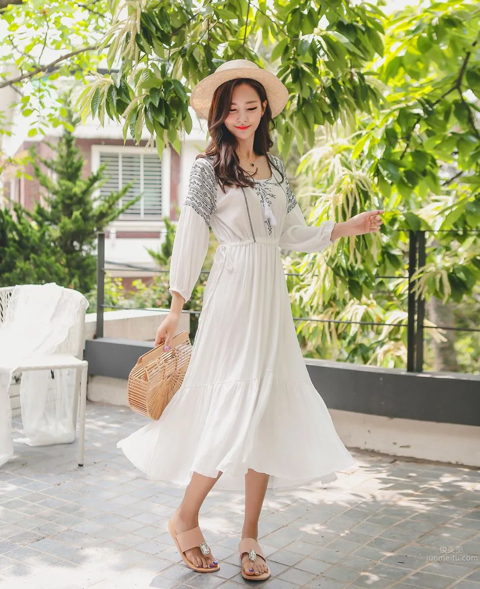 Korean Model Yeonjieun maybeach Casual Wear Series 3 photo 4