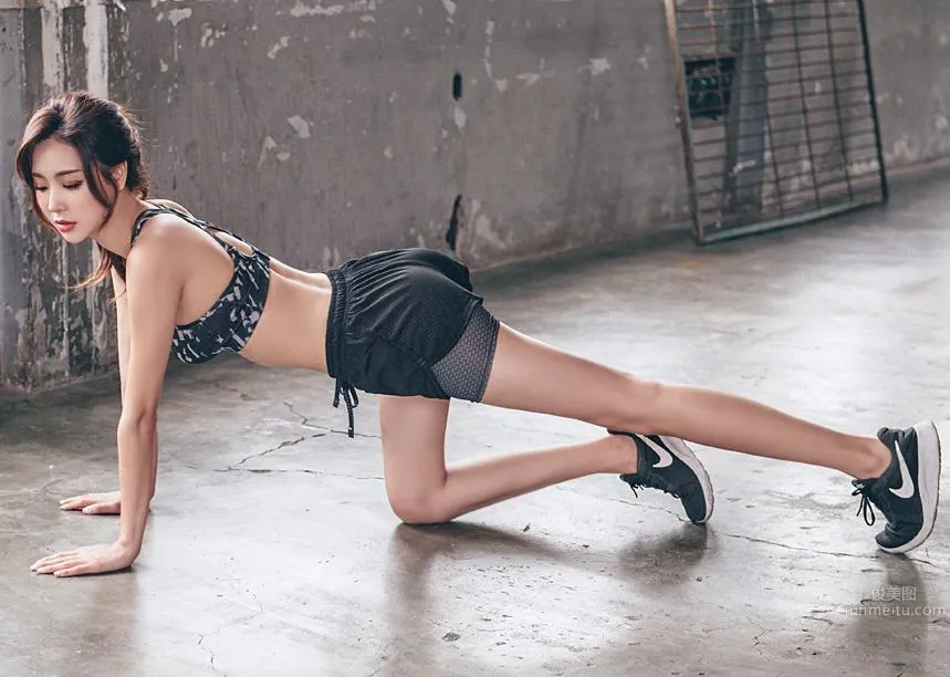 Korean Model Park Da Hyun Lologirl Sportswear Series One photo 51