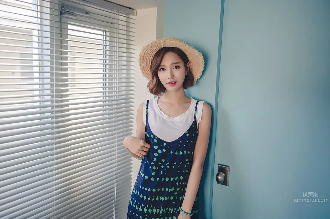 Korean Model Yeonjieun maybeach Casual Wear Series 4 photo 23