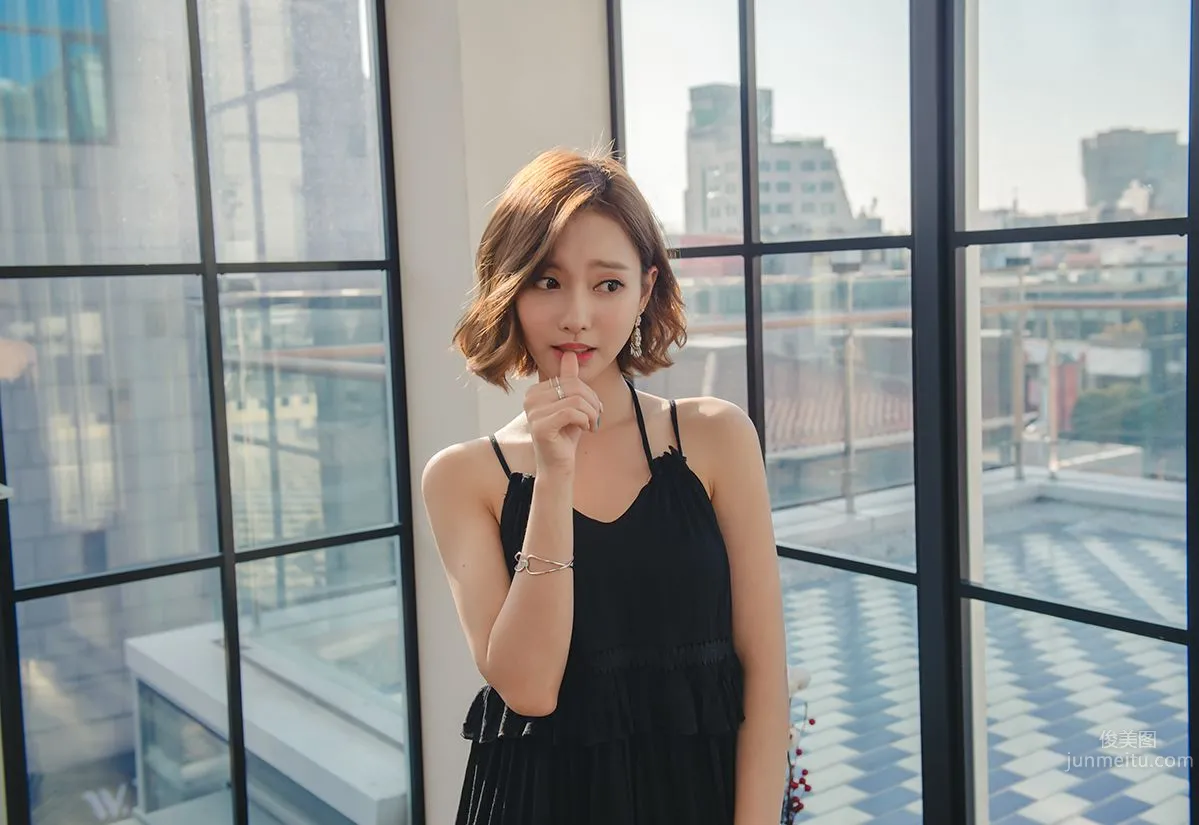 Korean Model Yeonjieun maybeach Casual Wear Series 4 photo 5