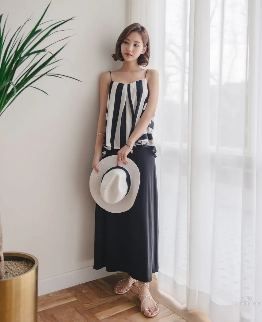 Korean Model Yeonjieun maybeach Casual Wear Series 3 photo 25