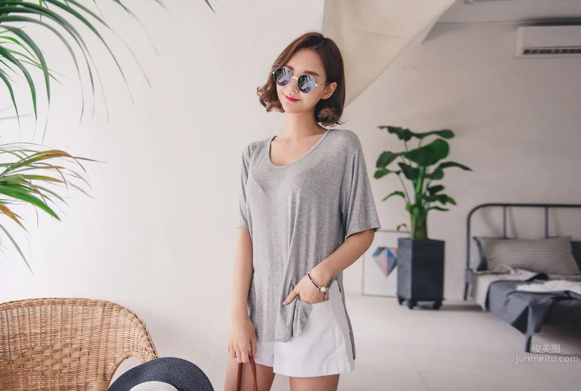 Korean Model Yeonjieun maybeach Casual Wear Series 4 photo 26