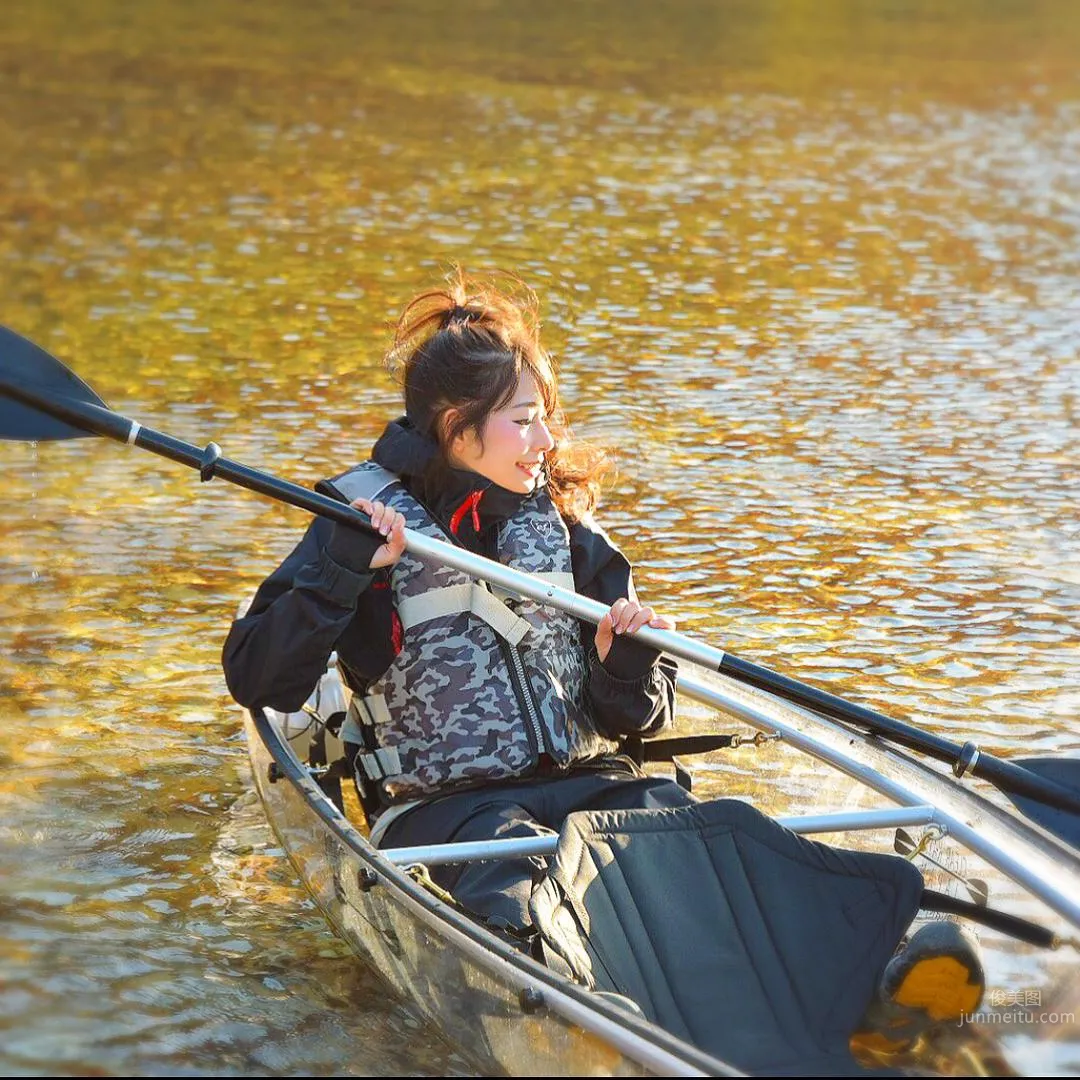 Climbs Mountains and Dives Seas! Sporty Beauty Riho Looks Amazing in Tight Bodysuit photo 32