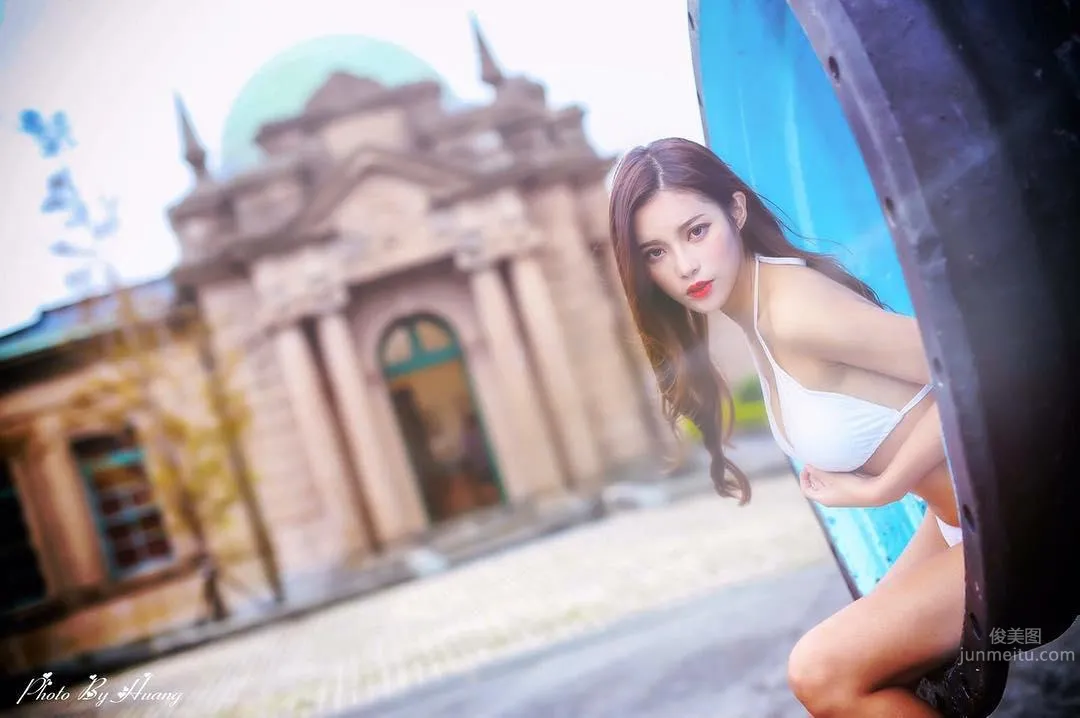 Dark-Faced Beauty Huang Shuting, Fair Beautiful Legs Extremely Dangerous photo 24