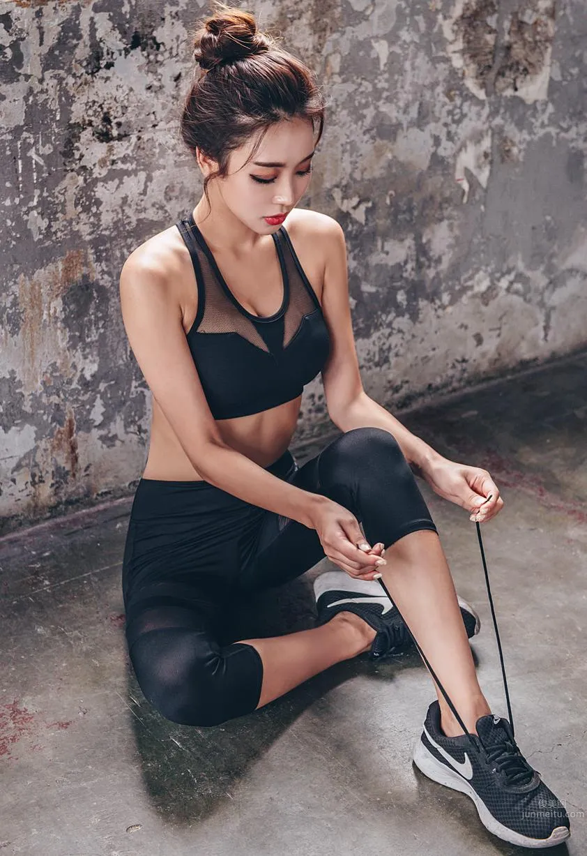 Korean Model Park Da Hyun Lologirl Sportswear Series One photo 62
