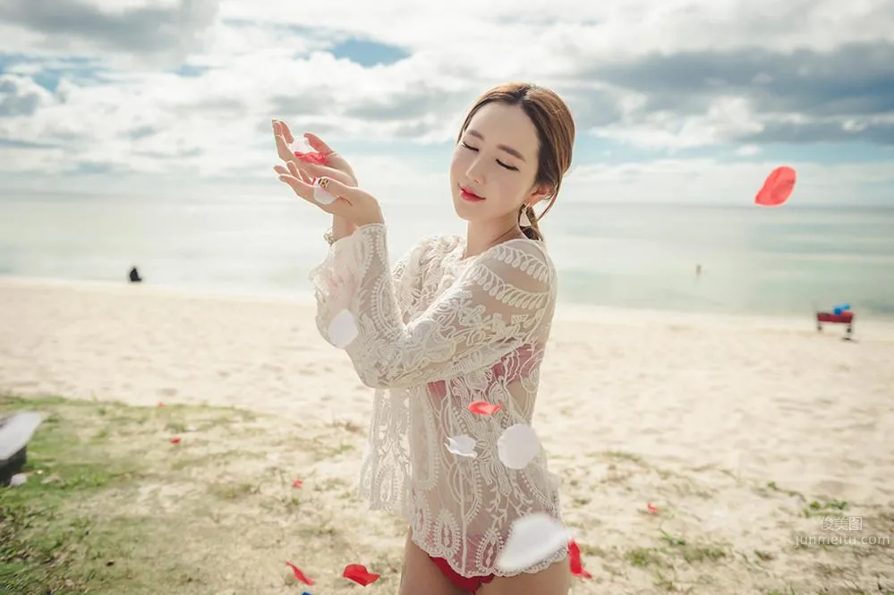 Li Yanjing - 2017 MayBeach Bikini Series Five photo 10